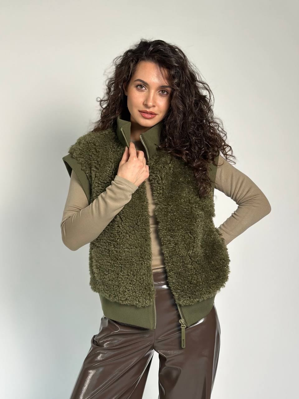 Жилет меховой M-REASON A259(81)